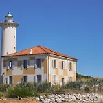 Retreat For Up To 6 Guests-beahost *